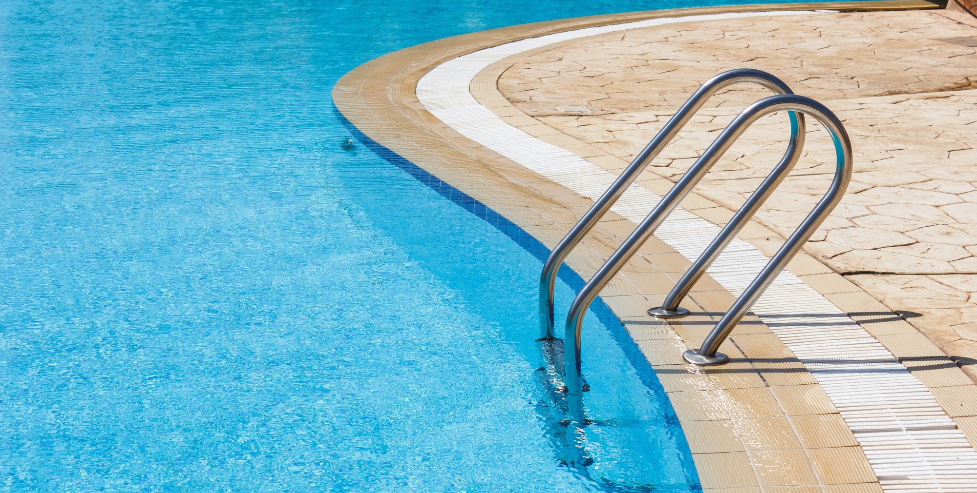 cloro líquido para piscinas